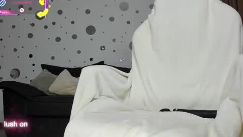 Snapshot of mira_fantasy chatting on October 8, 5:02 am mira_fantasy online show from October 8, 5:02 am