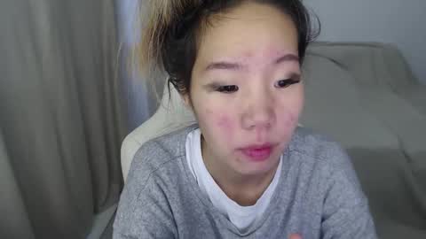 mira_g online show from December 19, 11:27 am