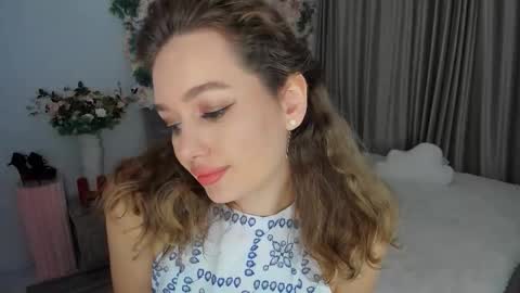 Emma online show from October 3, 8:50 pm