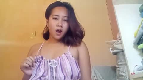 Snapshot of mirana_xxx chatting on October 19, 5:23 am Im Ping online show from October 19, 5:23 am