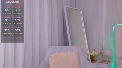 Snapshot of miranda_kery chatting on October 16, 7:52 am Mira online show from October 16, 7:52 am