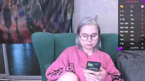 Kira online show from March 6, 6:05 pm