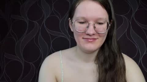 Snapshot of miriamor chatting on September 28, 8:34 am Mira online show from September 28, 8:34 am