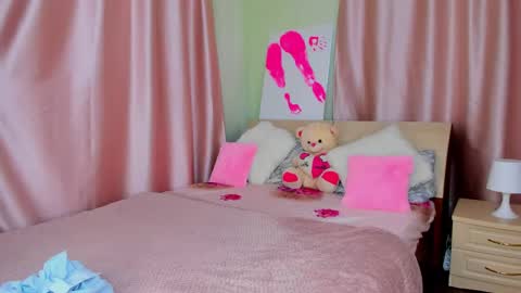mishapallmer online show from May 26, 4:29 am