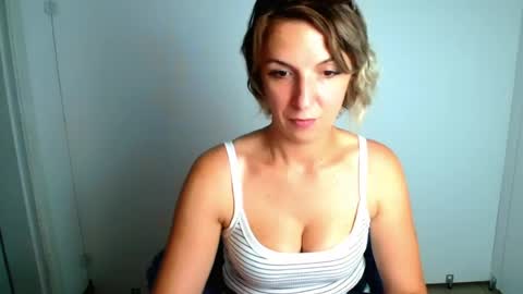 Mishelle online show from August 5, 12:46 pm