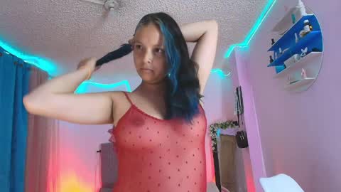 misofialeal online show from April 8, 6:11 pm