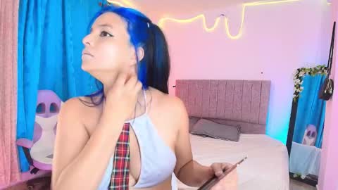 misofialeal online show from February 17, 7:02 pm