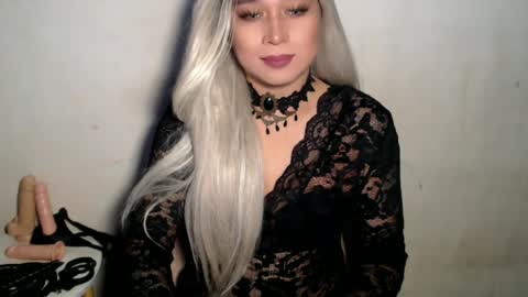 miss_4cuck_ online show from July 6, 10:56 am