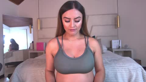 miss__ary_ online show from April 29, 11:48 am