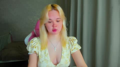 miss__selena online show from February 28, 7:07 pm