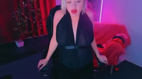 miss_alice_silver online show from May 6, 11:16 am