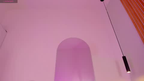 Amber  online show from April 10, 6:30 am