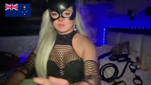Call me  Miss Antonette  online show from May 28, 12:30 am