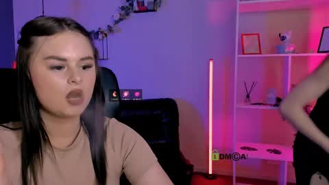 miss_courtney online show from May 12, 4:05 pm