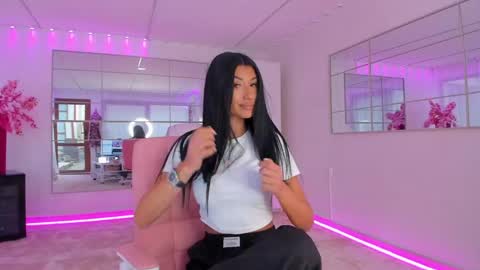 miss_diamond__ online show from April 1, 7:31 am