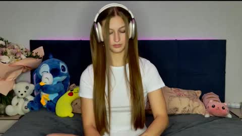 Snapshot of miss_emily_miller chatting on October 17, 5:06 pm Emily online show from October 17, 5:06 pm