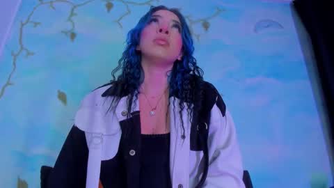 miss_evans_ online show from December 4, 12:54 am