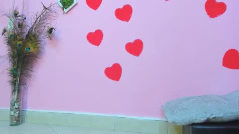 Snapshot of miss_flora chatting on February 16, 11:05 pm Monica Patricia online show from February 16, 11:05 pm