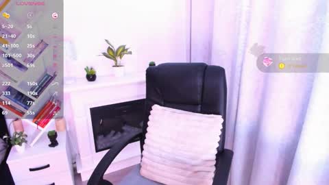 Snapshot of miss_jollie chatting on October 4, 8:34 am miss_jollie online show from October 4, 8:34 am