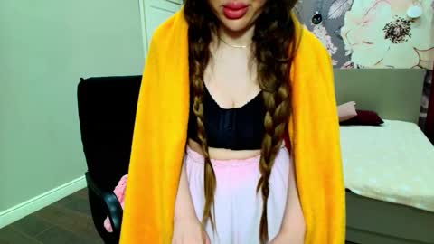 miss_kiten online show from March 19, 10:47 pm