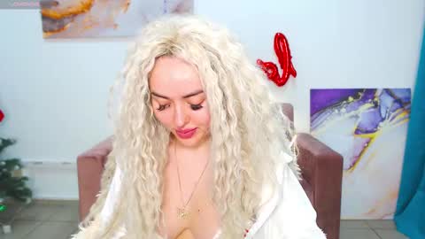 miss_kiten online show from February 24, 1:24 am