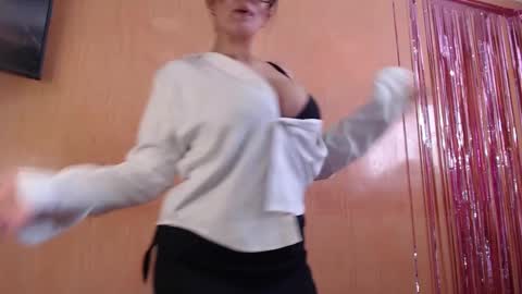 Snapshot of miss_lilieth chatting on October 6, 6:37 pm lilieth online show from October 6, 6:37 pm