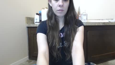 Snapshot of miss_sunshine01 chatting on January 31, 1:43 am Bella online show from January 31, 1:43 am