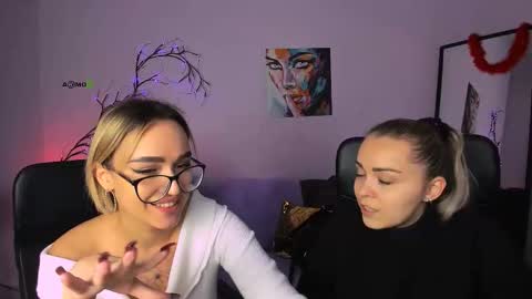 miss_toxic69 online show from November 25, 9:30 am