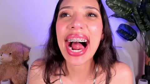Miss Veronica online show from May 12, 6:17 pm