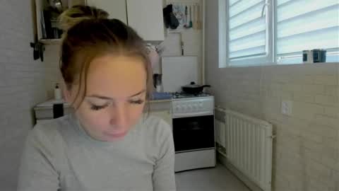 Snapshot of miss_you20 chatting on October 16, 6:02 am miss_you20 online show from October 16, 6:02 am