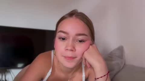 Snapshot of missameliah chatting on September 16, 3:15 pm Ameliahs online show from September 16, 3:15 pm