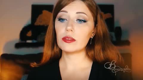 Snapshot of missbeverlymills chatting on September 25, 8:16 pm The divine Beverly online show from September 25, 8:16 pm