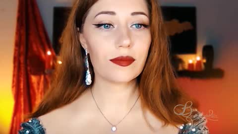 Snapshot of missbeverlymills chatting on October 16, 2:44 am The divine Beverly online show from October 16, 2:44 am