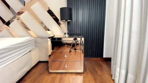 Sara Vanegas online show from April 13, 11:58 am