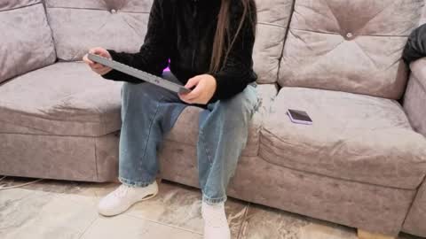misscheelsee_as online show from April 25, 1:41 pm