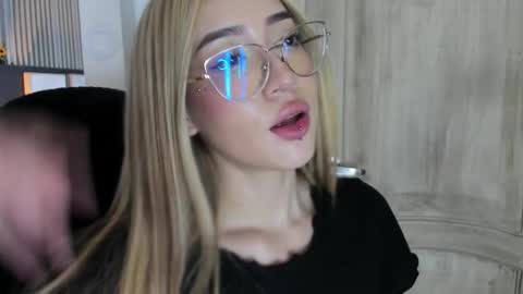 misscheelsee_as online show from September 25, 6:59 pm