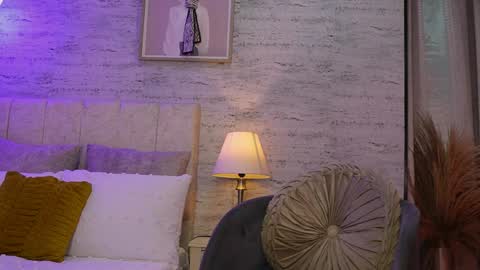 D A N A online show from April 21, 1:42 am