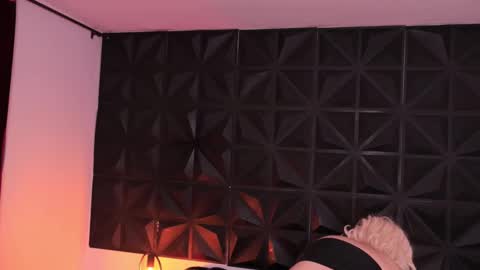 Snapshot of misselektra__ chatting on March 7, 3:51 am ELEKTRA online show from March 7, 3:51 am