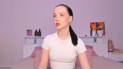 Hello dear my name Elisa online show from March 2, 4:28 am