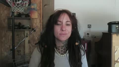 misshoneybadger333 online show from October 19, 8:02 pm