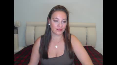 Snapshot of misskhloe chatting on October 3, 1:26 am Khloe online show from October 3, 1:26 am