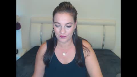 Snapshot of misskhloe chatting on September 14, 1:12 pm Khloe online show from September 14, 1:12 pm