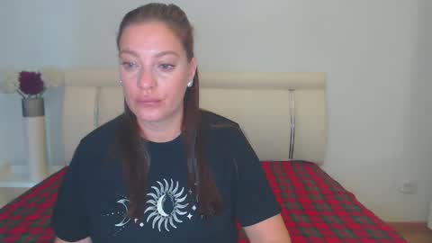 Snapshot of misskhloe chatting on September 29, 8:35 am Khloe online show from September 29, 8:35 am