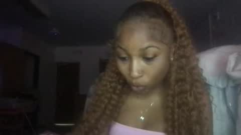 missmarimac online show from February 1, 4:09 am