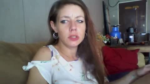 Snapshot of missmeandre chatting on January 31, 6:46 am 4bdn couple online show from January 31, 6:46 am