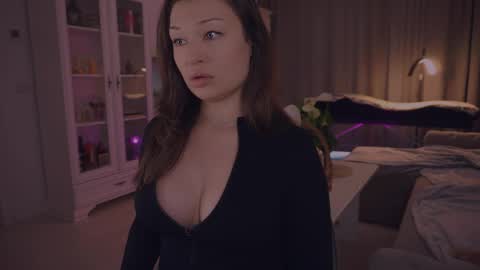 LUXXANDRA online show from May 26, 6:19 am