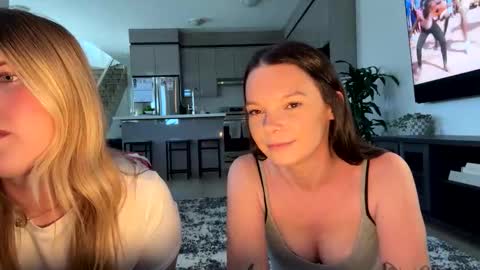MissMia online show from May 21, 3:51 pm