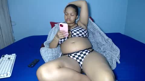 Snapshot of missmimmi69 chatting on September 25, 8:10 am mimmi online show from September 25, 8:10 am