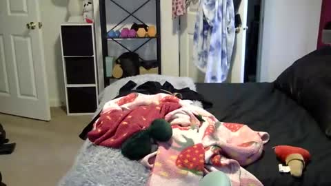 MissMona online show from March 19, 4:12 pm