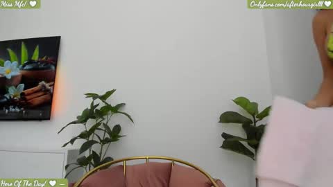 Snapshot of misspinkroom chatting on October 1, 7:57 pm Renata online show from October 1, 7:57 pm